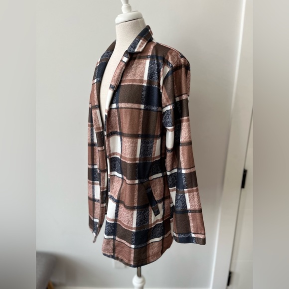 Khaki & Cream Plaid Pocket Open Shacket - Medium - Picture 4 of 8